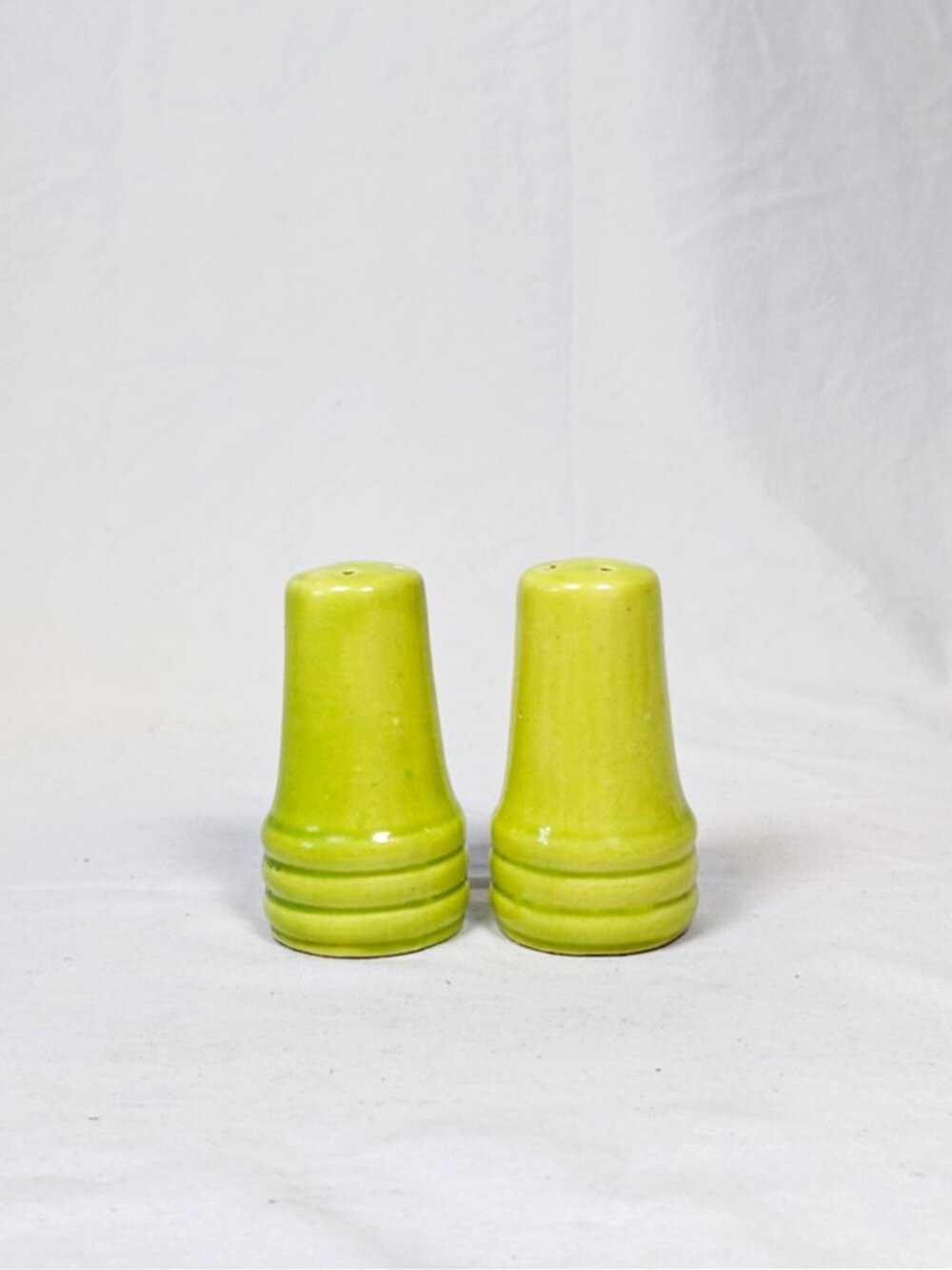 Vintage MCM Art Deco Chartreuse Green Ceramic Pottery Salt & Pepper Shakers